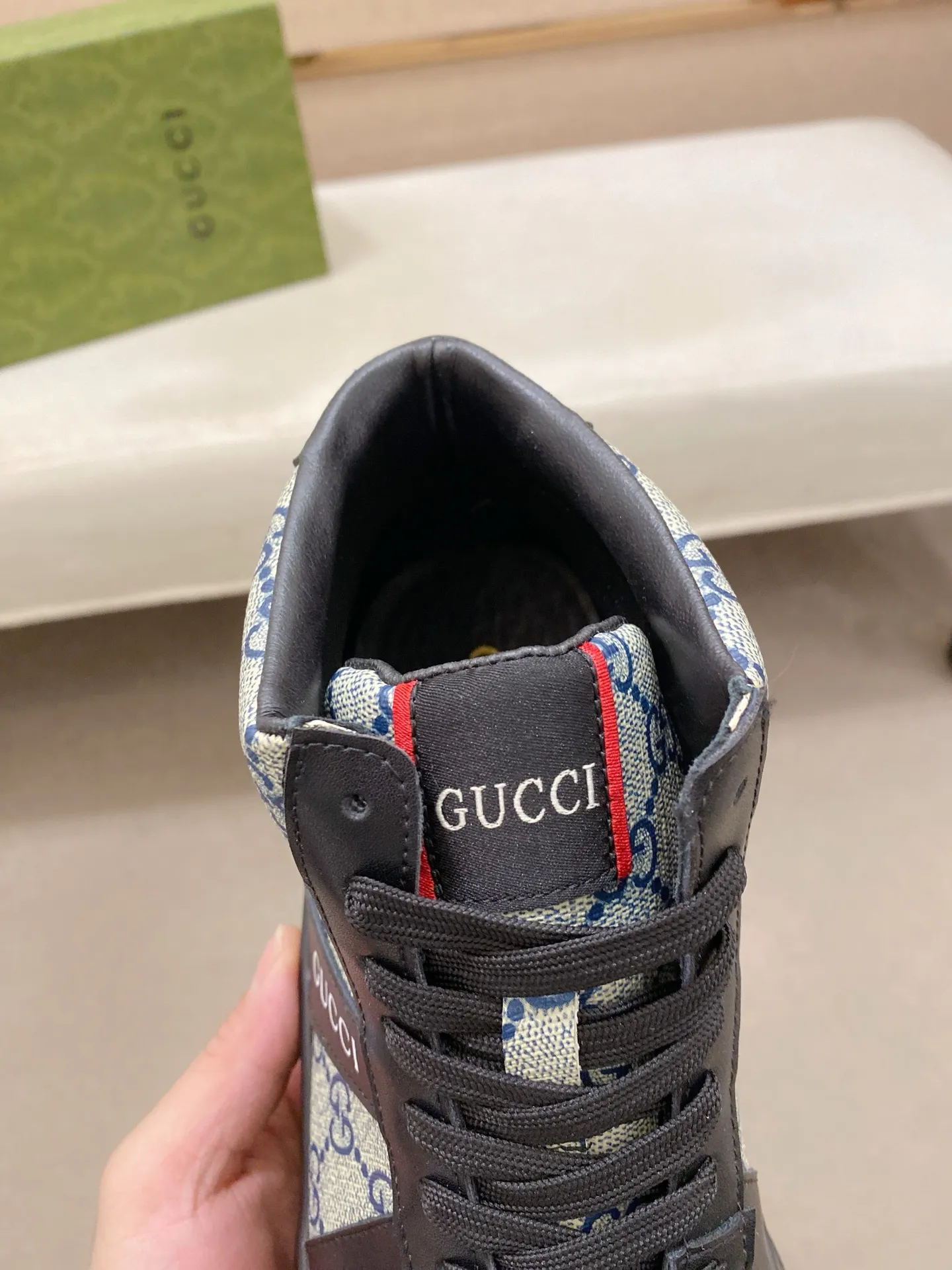 Factory price: 442💰 (GUCCI) The latest model from the official website🎁🎁Casual and fashionable men's shoes👟, hot style💥The style is simple and elegant, exclusive for trendy men. Unique official website's latest brand elements👑original Gucci decoration, fashionable and generous, the fabric is original cowhide ✅sheepskin lining, the official website specifies wear-resistant casual outsole, the classic model is taken in kind at the counter🎬38-44 (can be customized for 45 non-refundable)